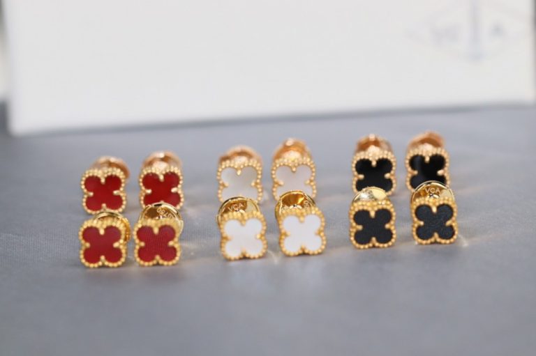 Clover Charm Earring 9