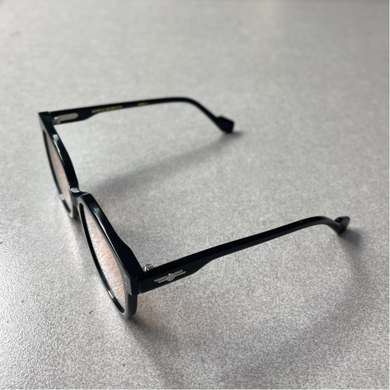 GM Glasses 32