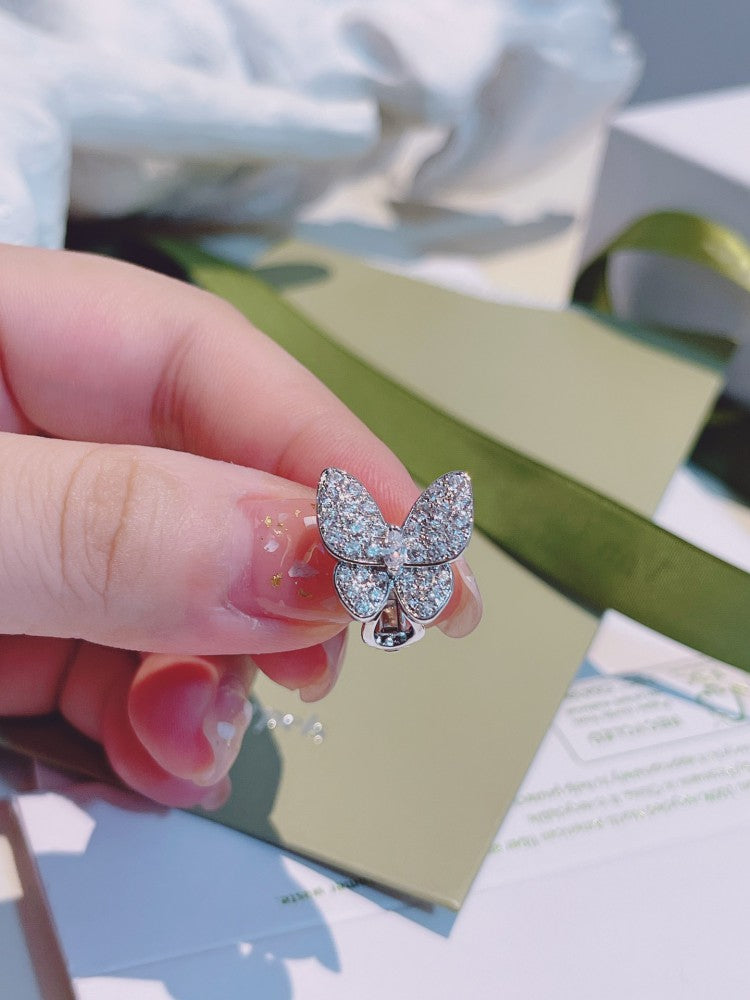 Clover Charm Earring 4