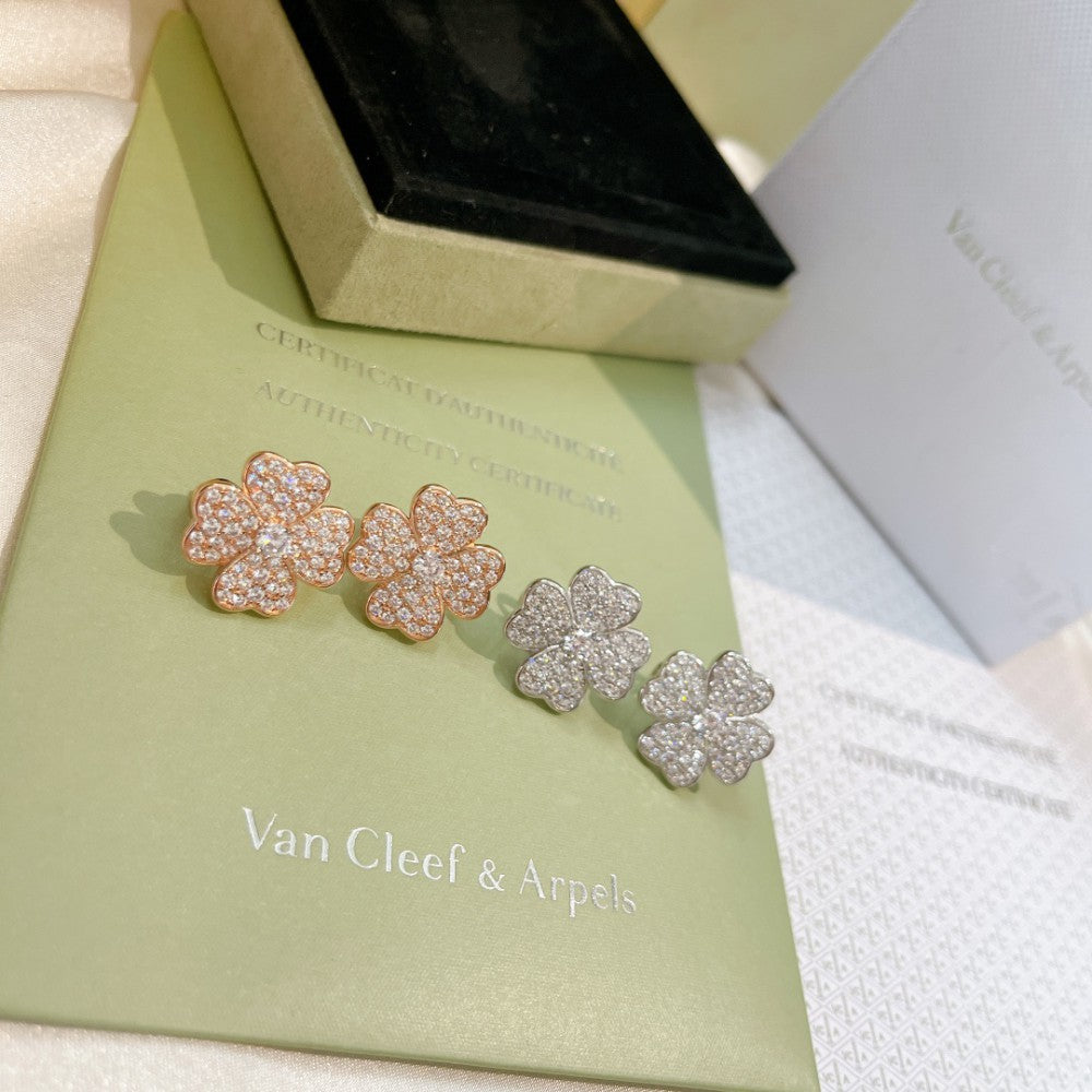 Clover Charm Earring 3
