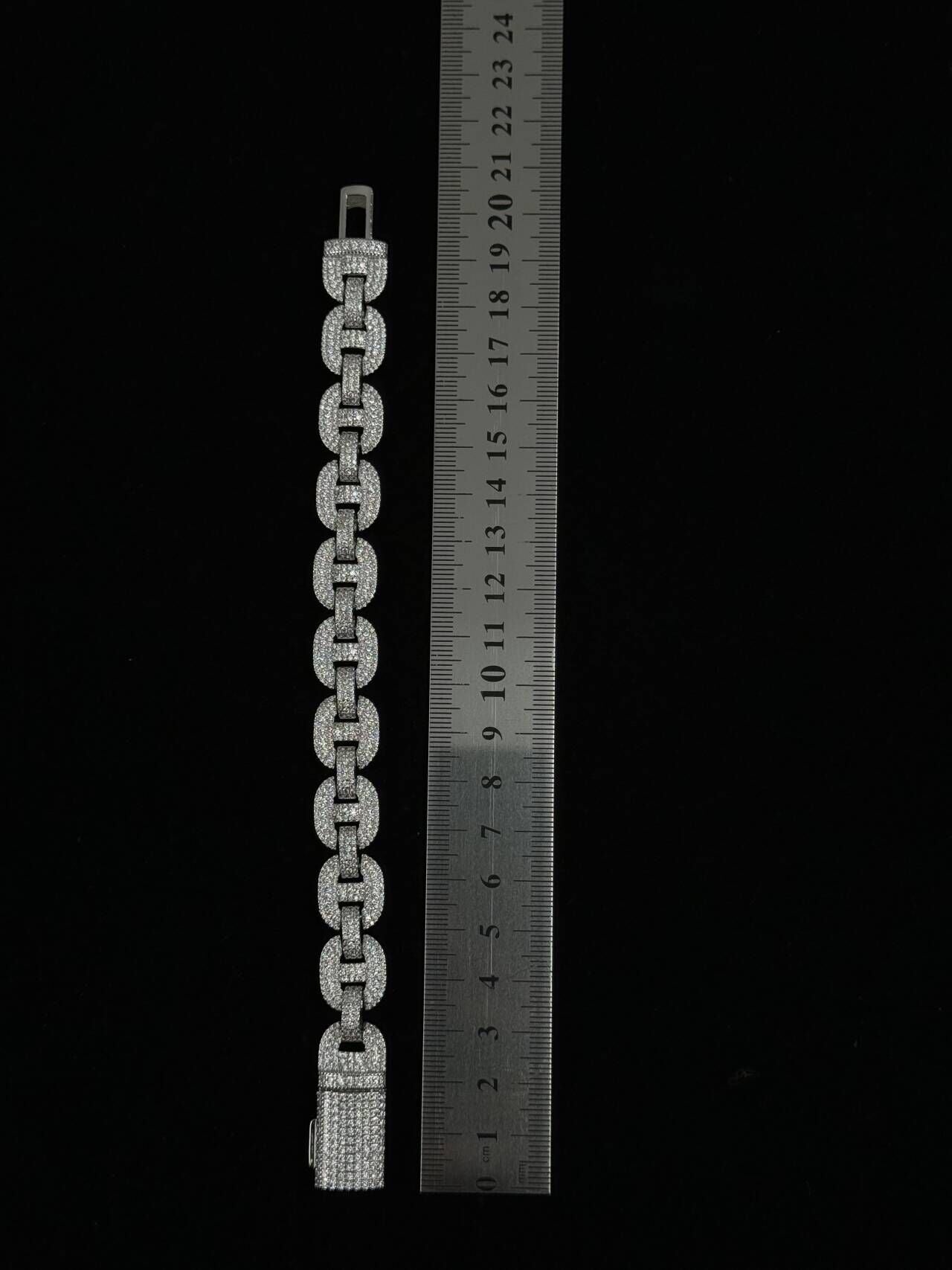 Bracelet 13