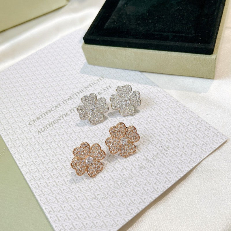 Clover Charm Earring 3