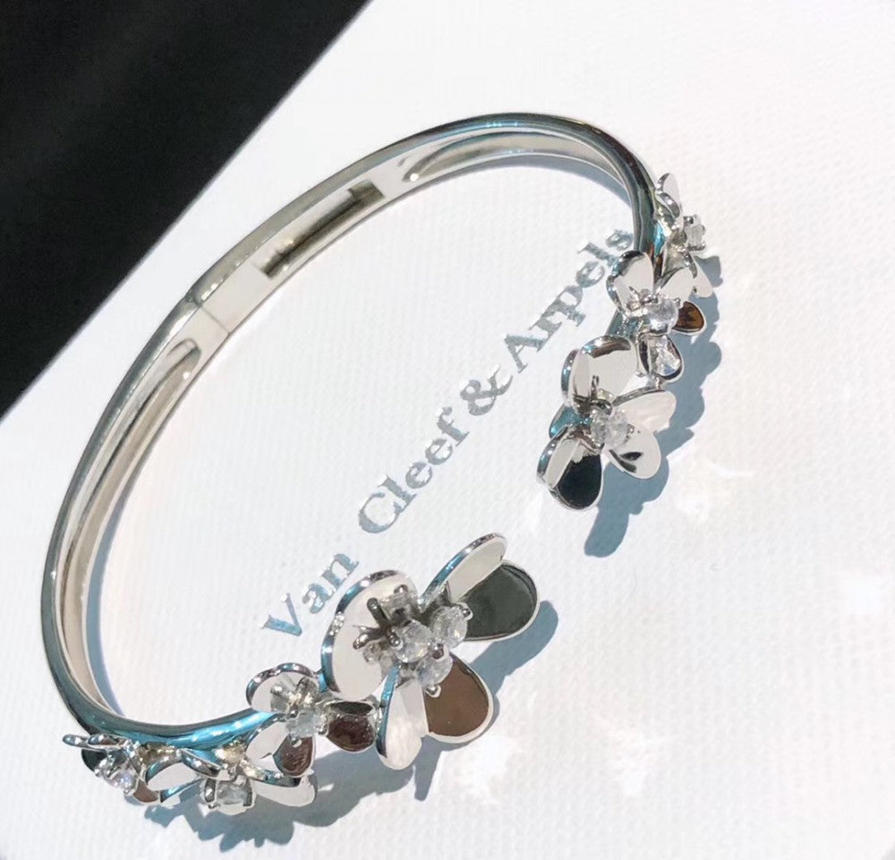 Clover Charm Bracelet 4