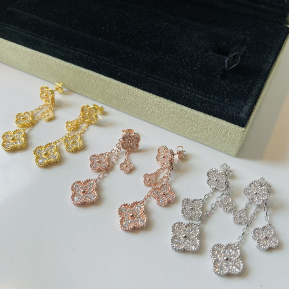 Clover Charm Earring 1
