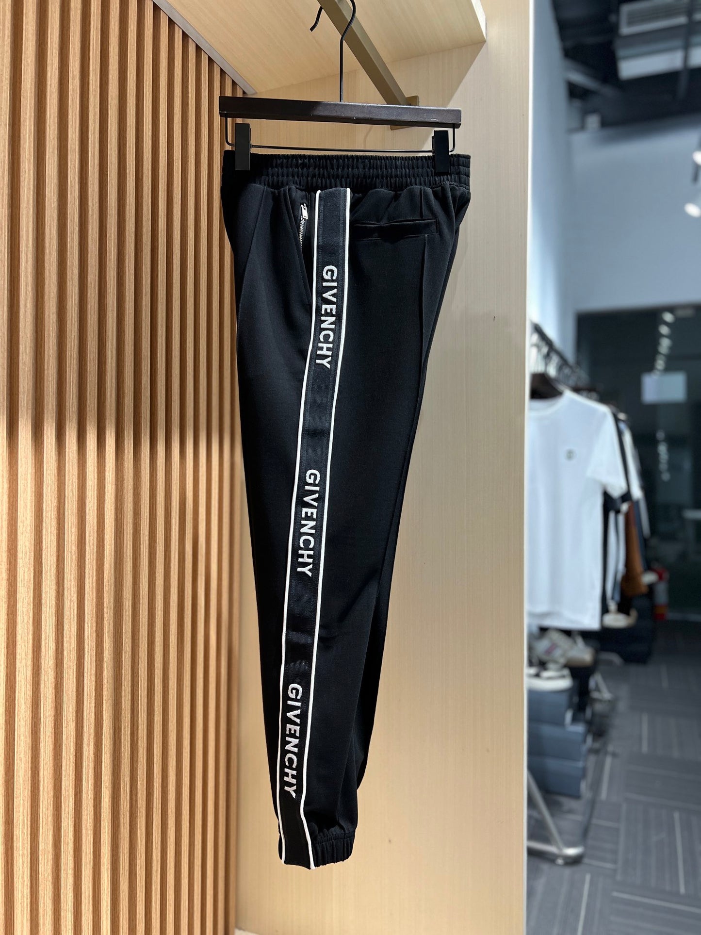 Gvnchy Black Bottoms