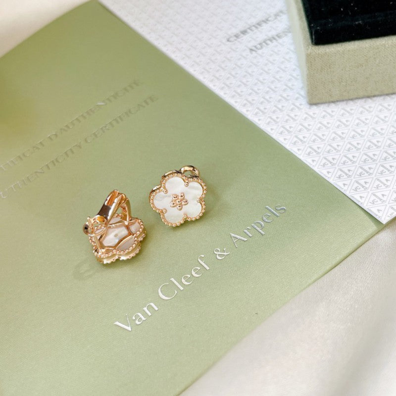 Clover Charm Earring 5