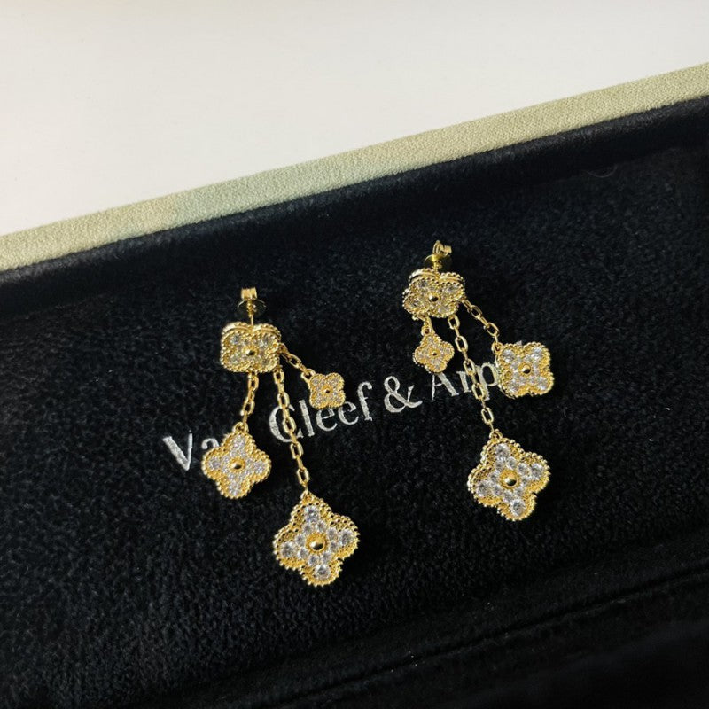 Clover Charm Earring 1