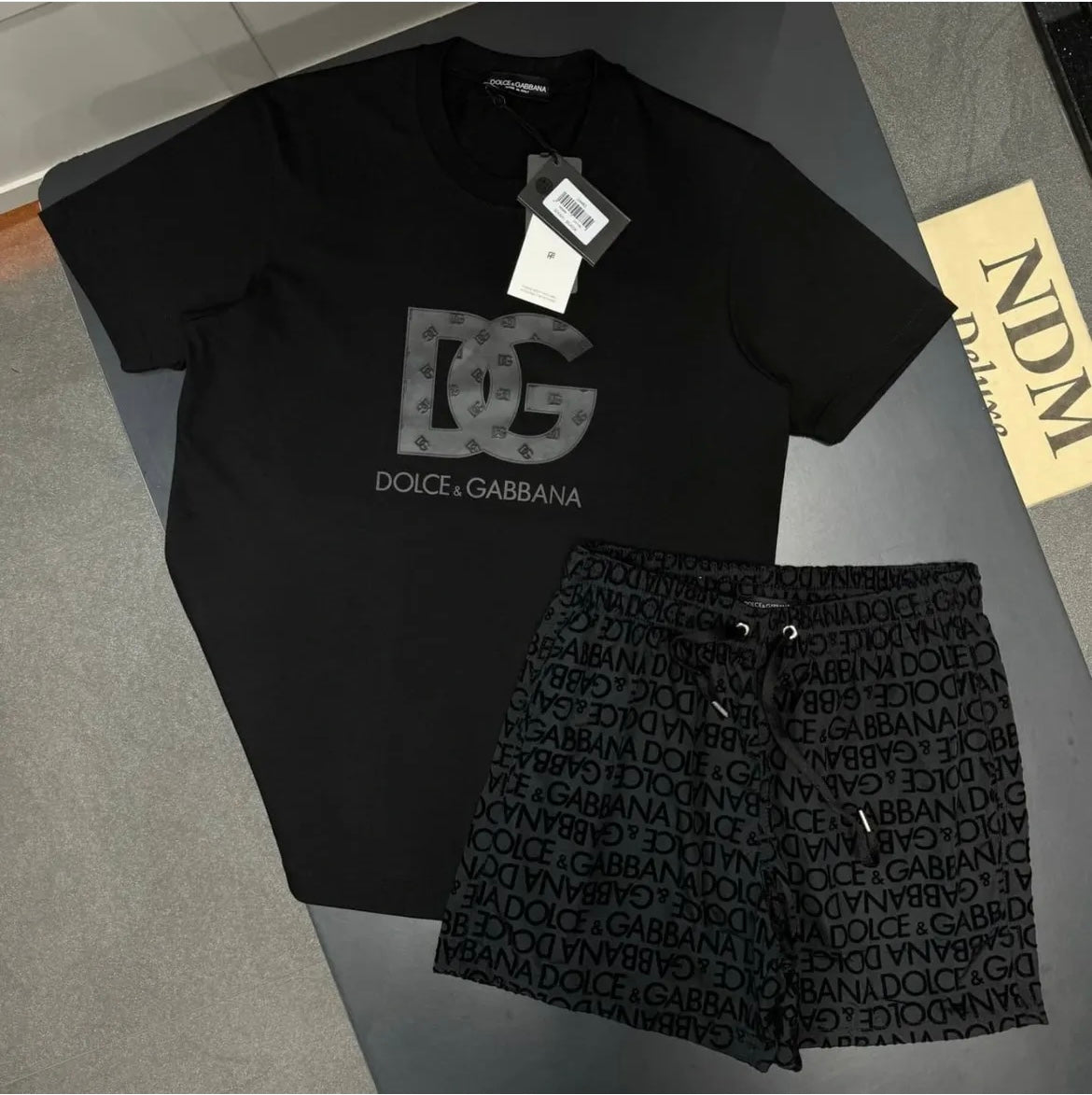👕 Bundle 1 – Essentials Set