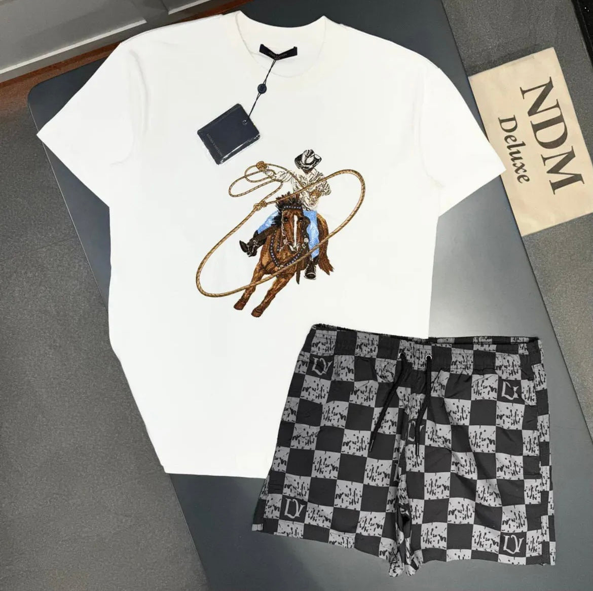 👕 Bundle 1 – Essentials Set