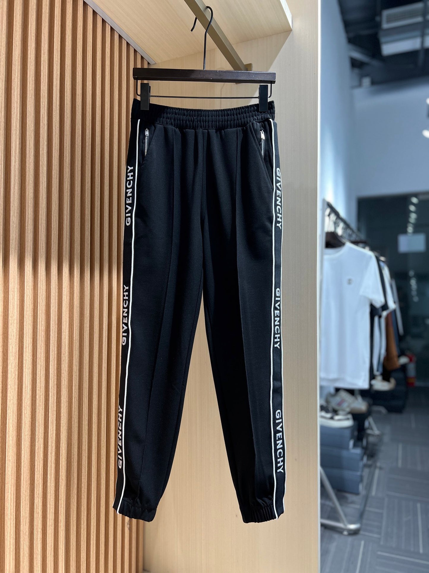 Gvnchy Black Bottoms