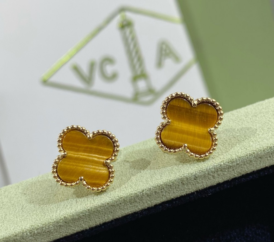 Clover Charm Earring 9