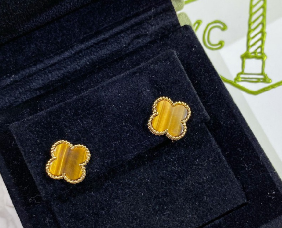 Clover Charm Earring 9