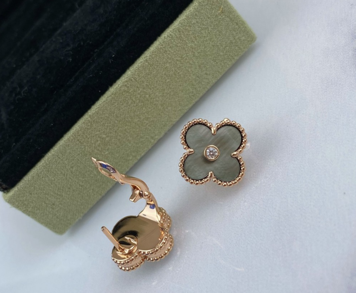 Clover Charm Earring 8