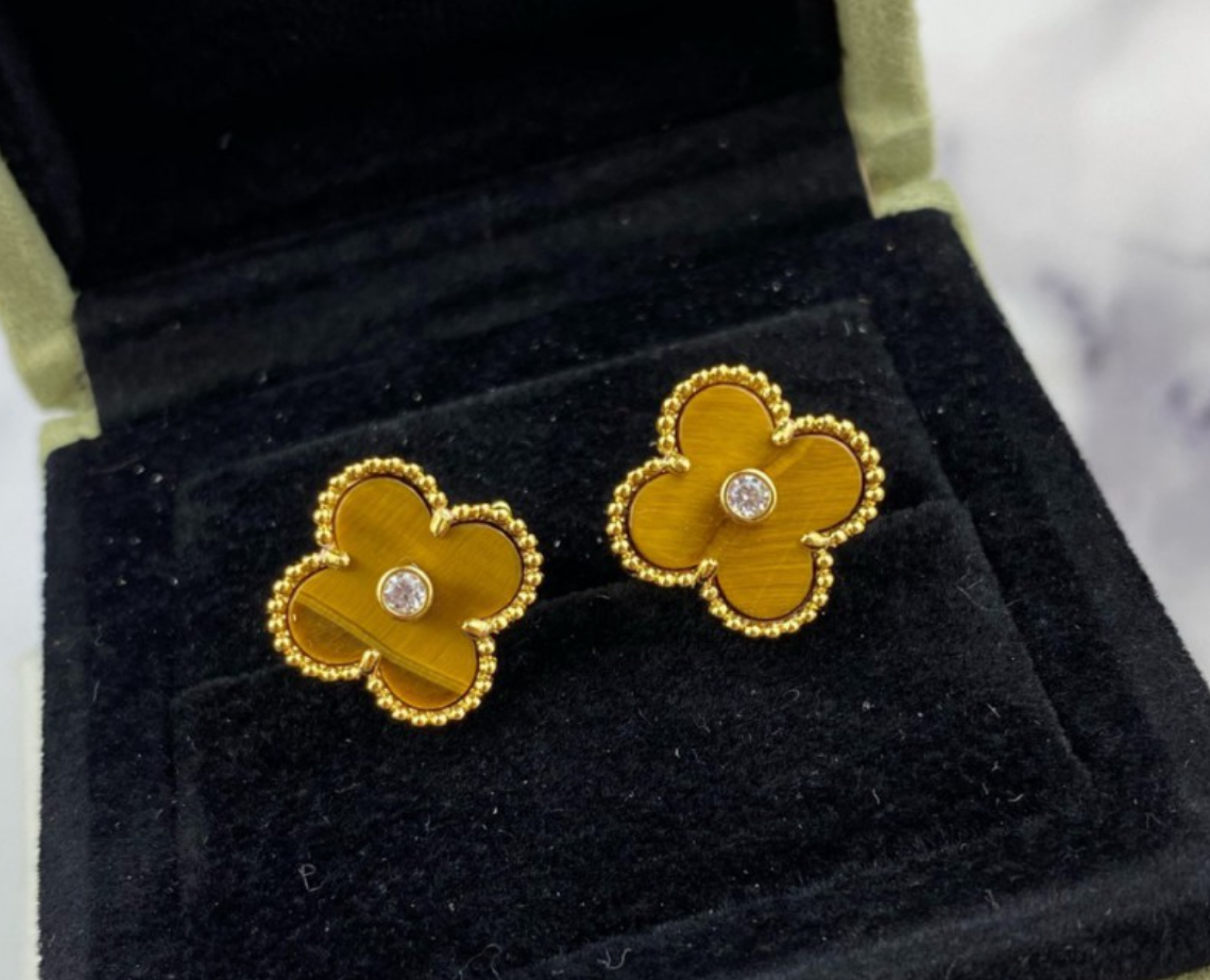 Clover Charm Earring 8