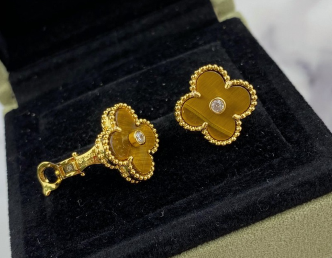 Clover Charm Earring 8