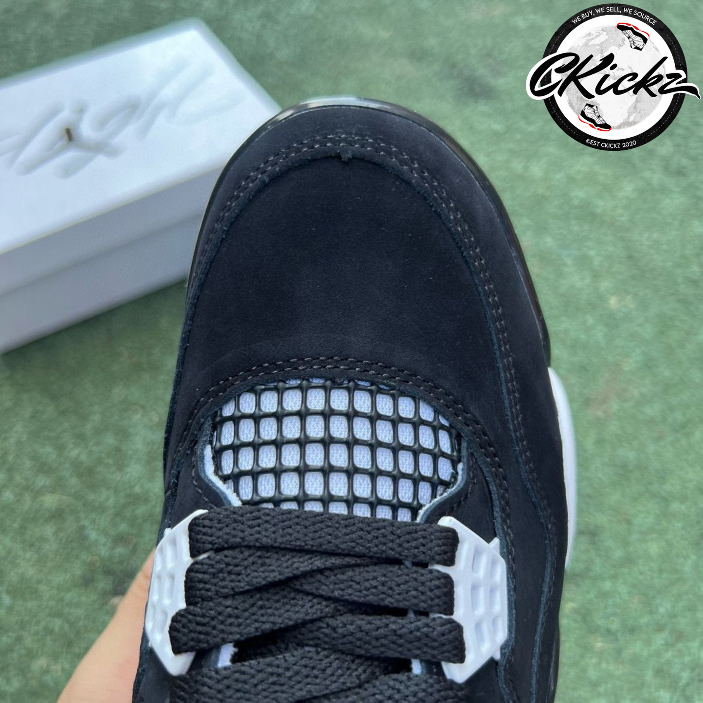 White Thunder Trainer