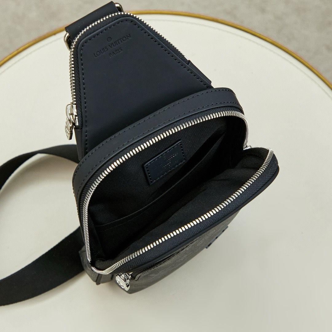 Avenue Sling Bag