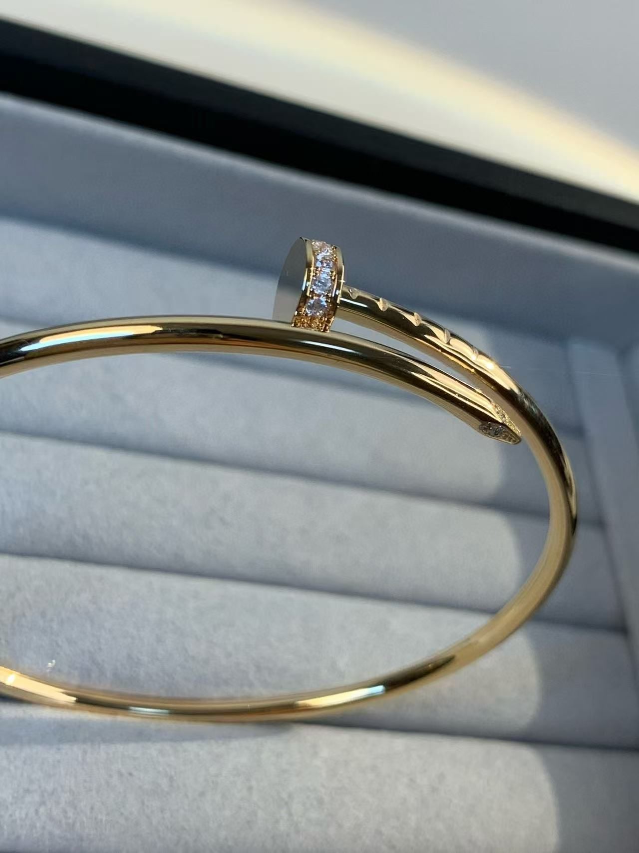 Cart bracelet 1