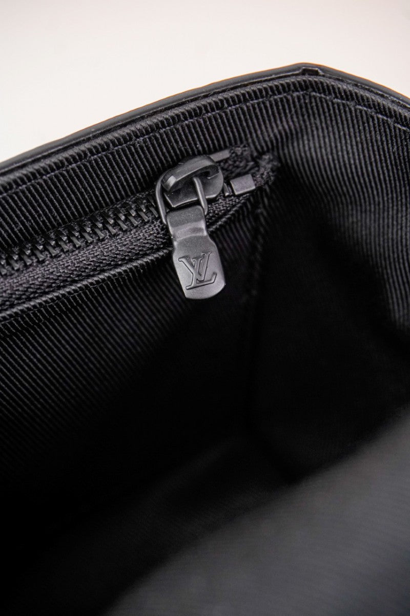 Structured Lock Messenger
