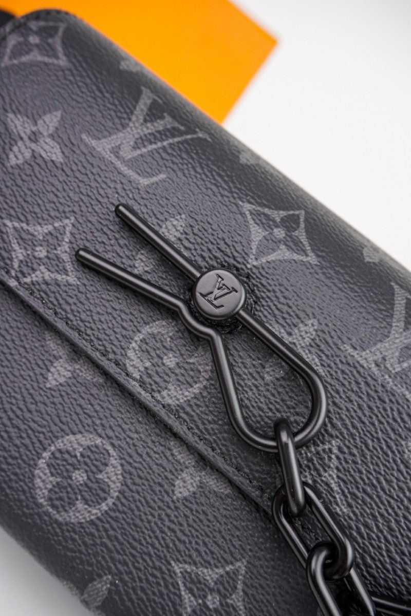 Structured Lock Messenger