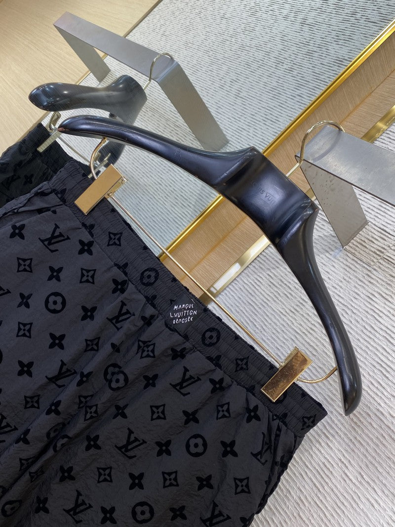 Full Print Flocked Shorts Black