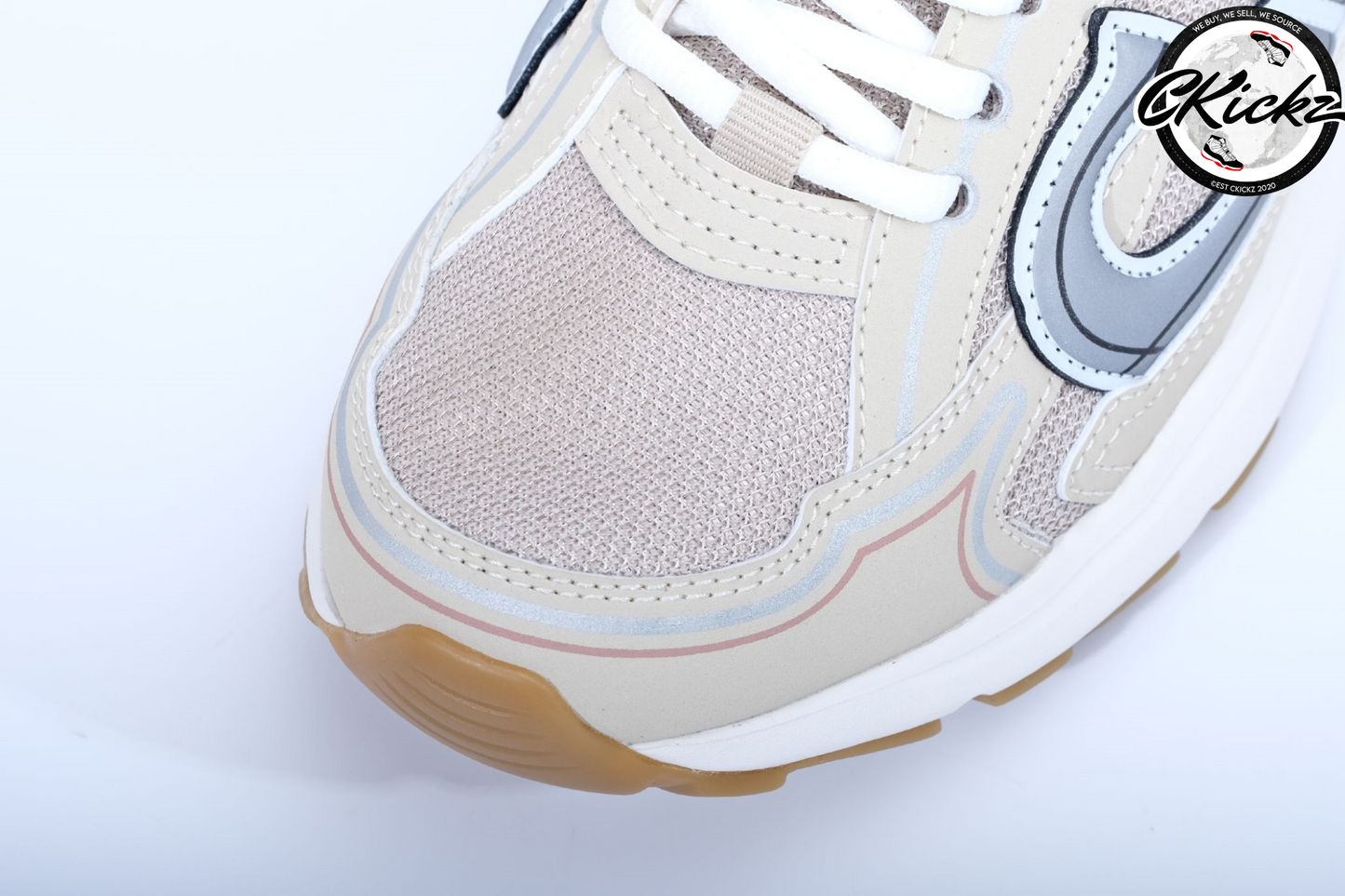 Reflective Runner V2 Cream