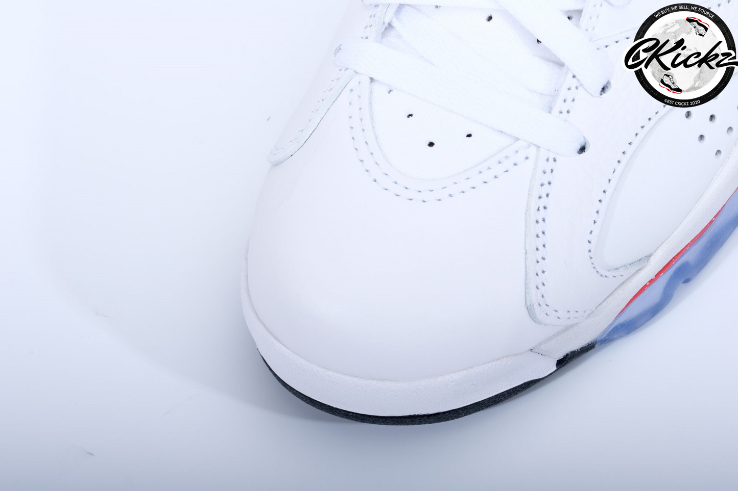 J6 Retro Red Oreo
