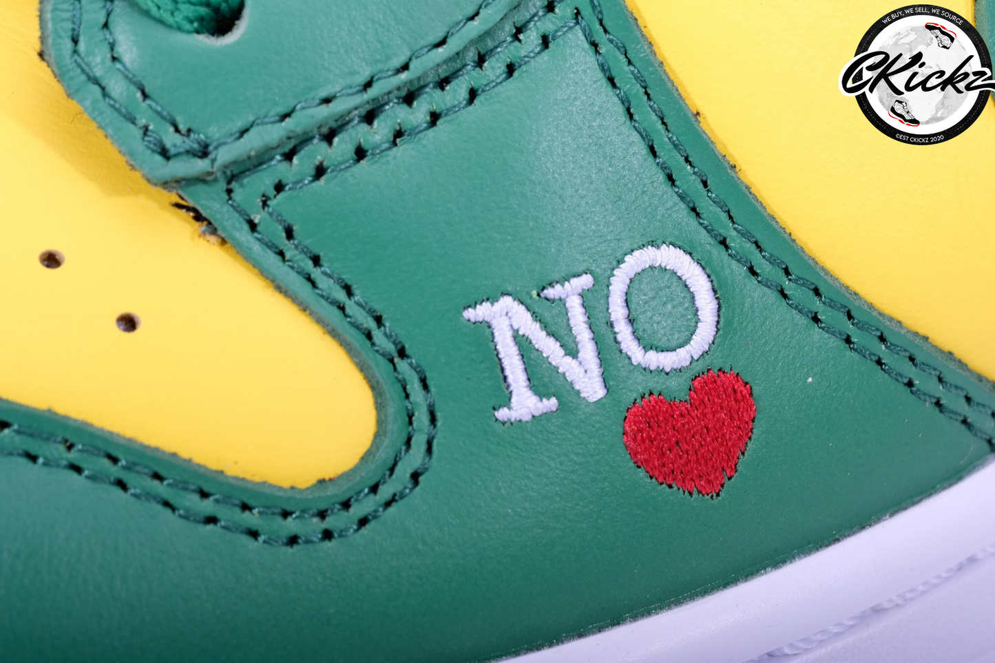 Supreme x NK SB Dunk High By Any Mean Brazil