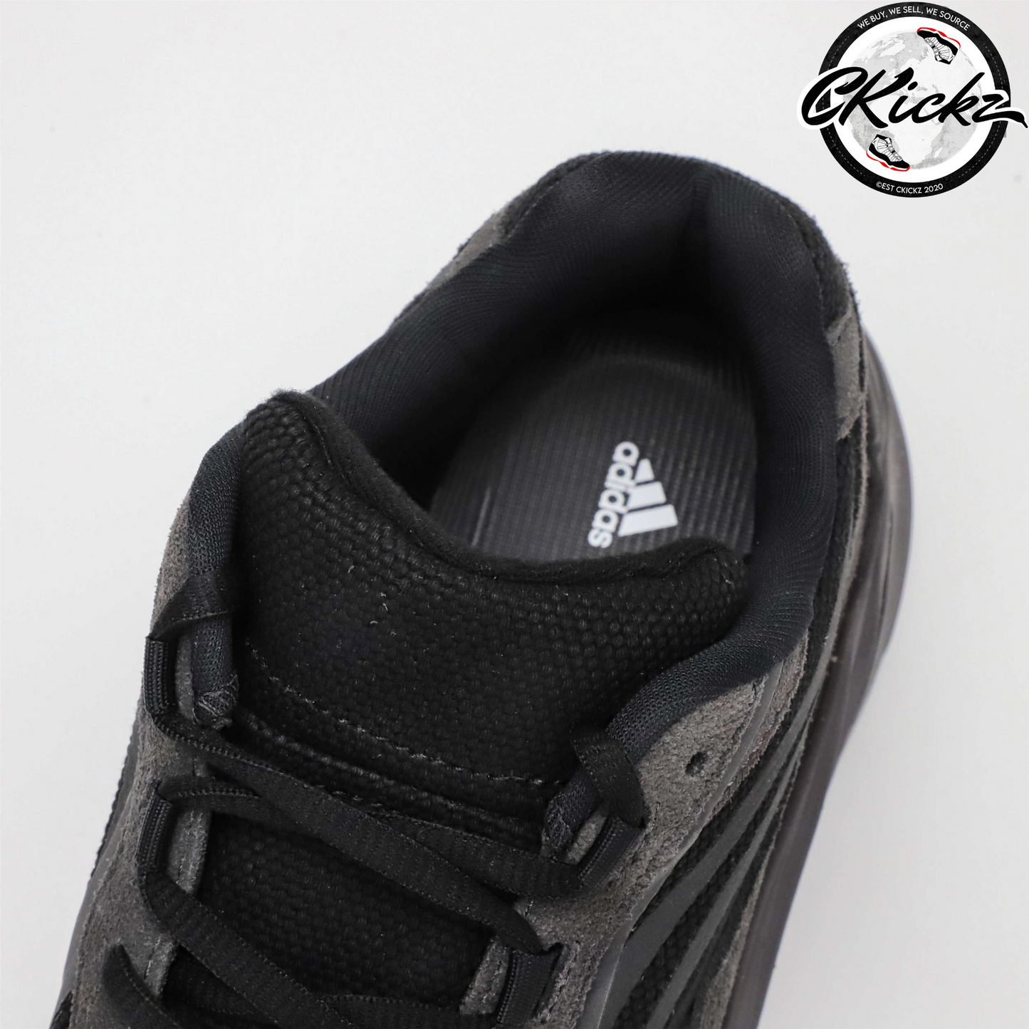 Yzy 700 V2 Vanta