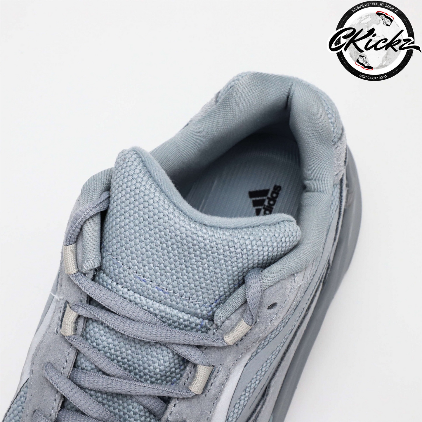 Yzy 700 V2 Hospital Blue