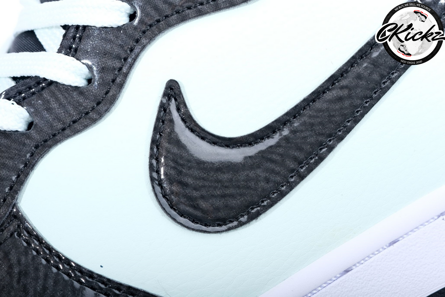 NK Dunk High Barely Green