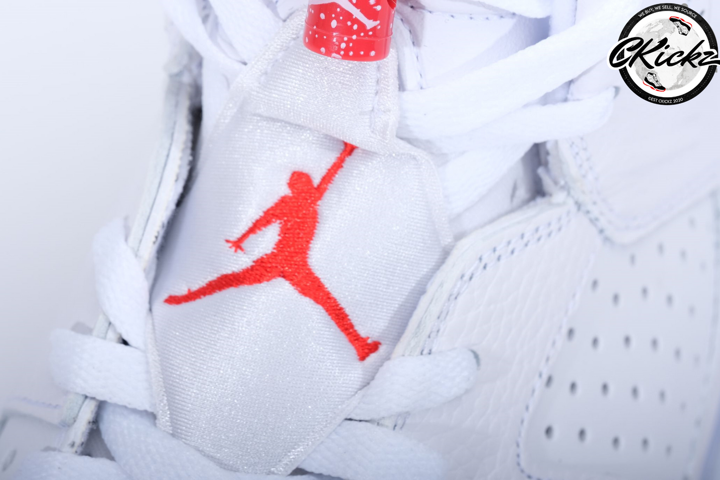 J6 Retro Red Oreo