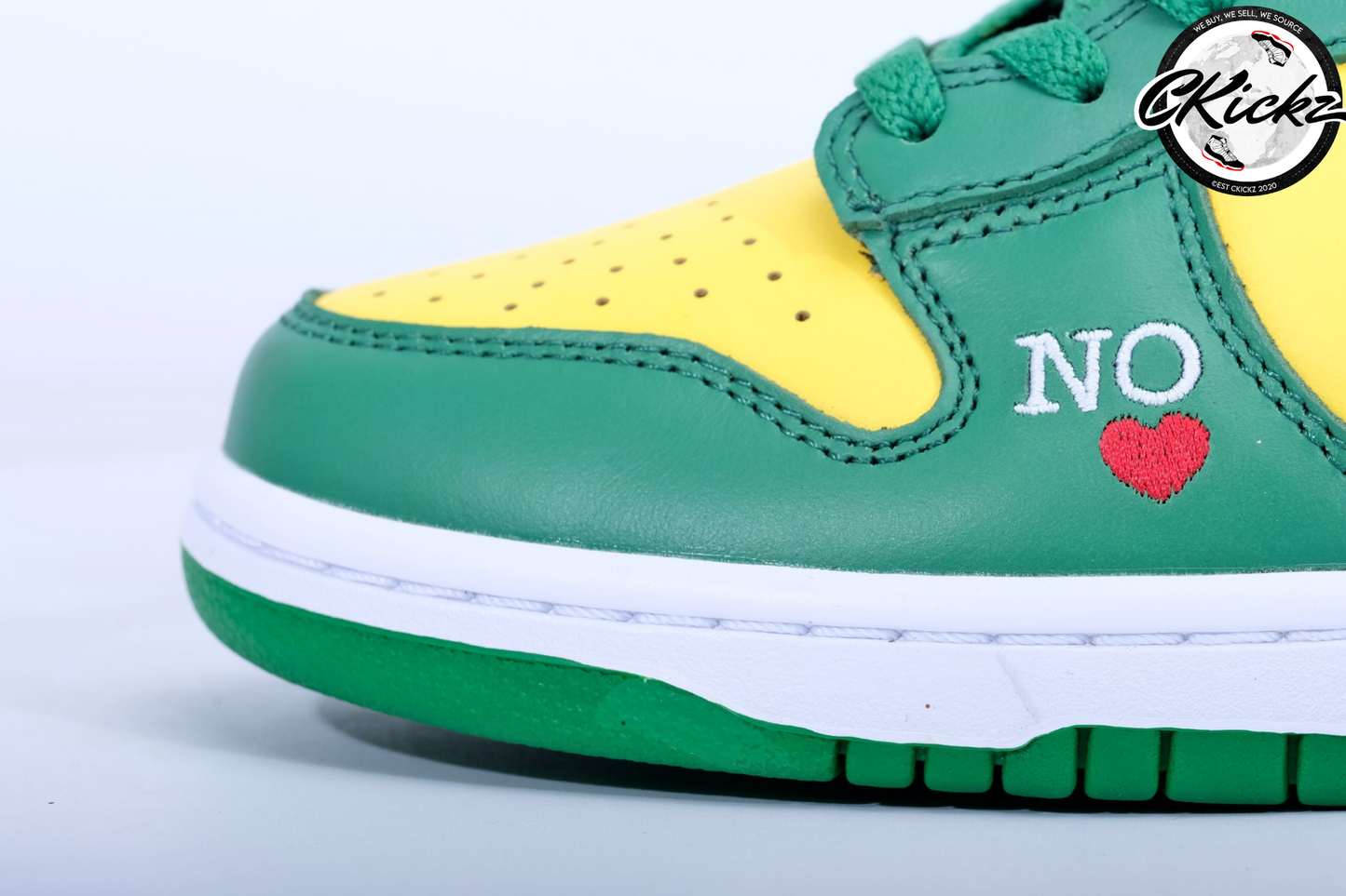 Supreme x NK SB Dunk High By Any Mean Brazil