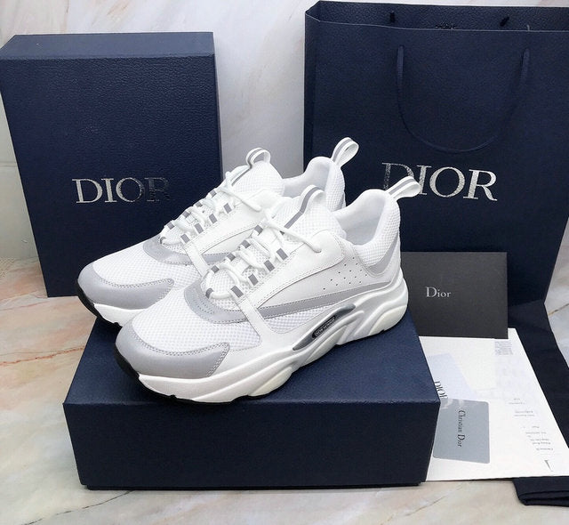 Sculpted Mesh Runner White