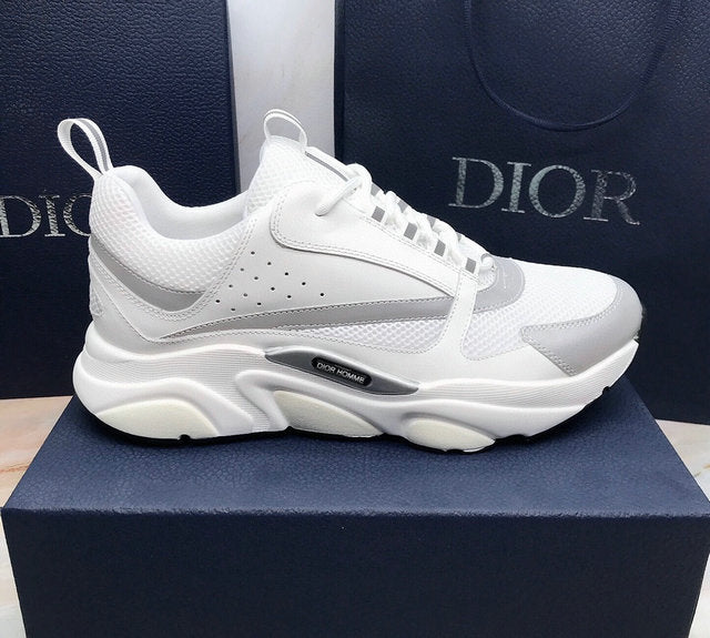 Sculpted Mesh Runner White
