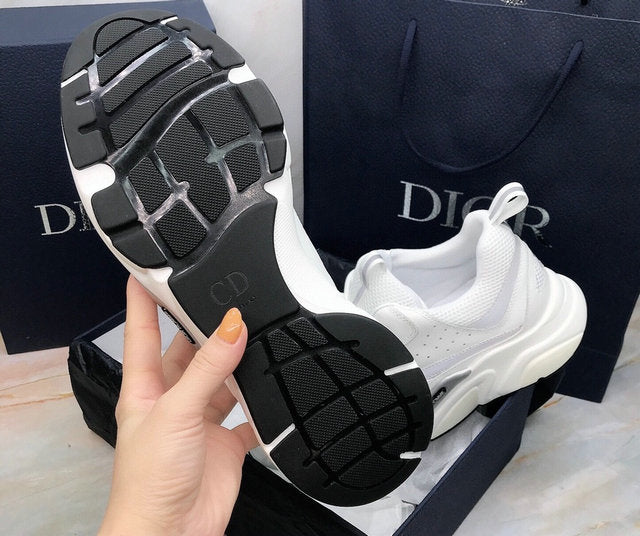 Sculpted Mesh Runner White