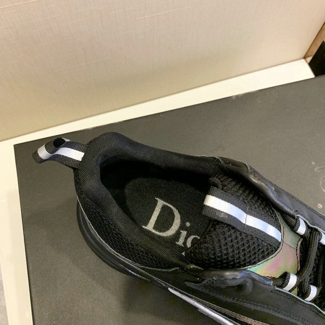 Black Sculpted Mesh Runner (Reflective)
