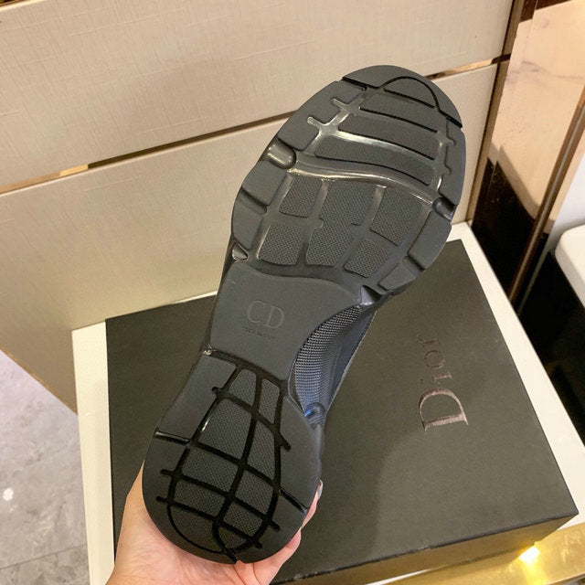 Black Sculpted Mesh Runner (Reflective)