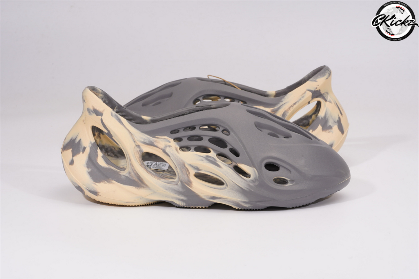 Yzy Foam RNNR MXT Moon Gray