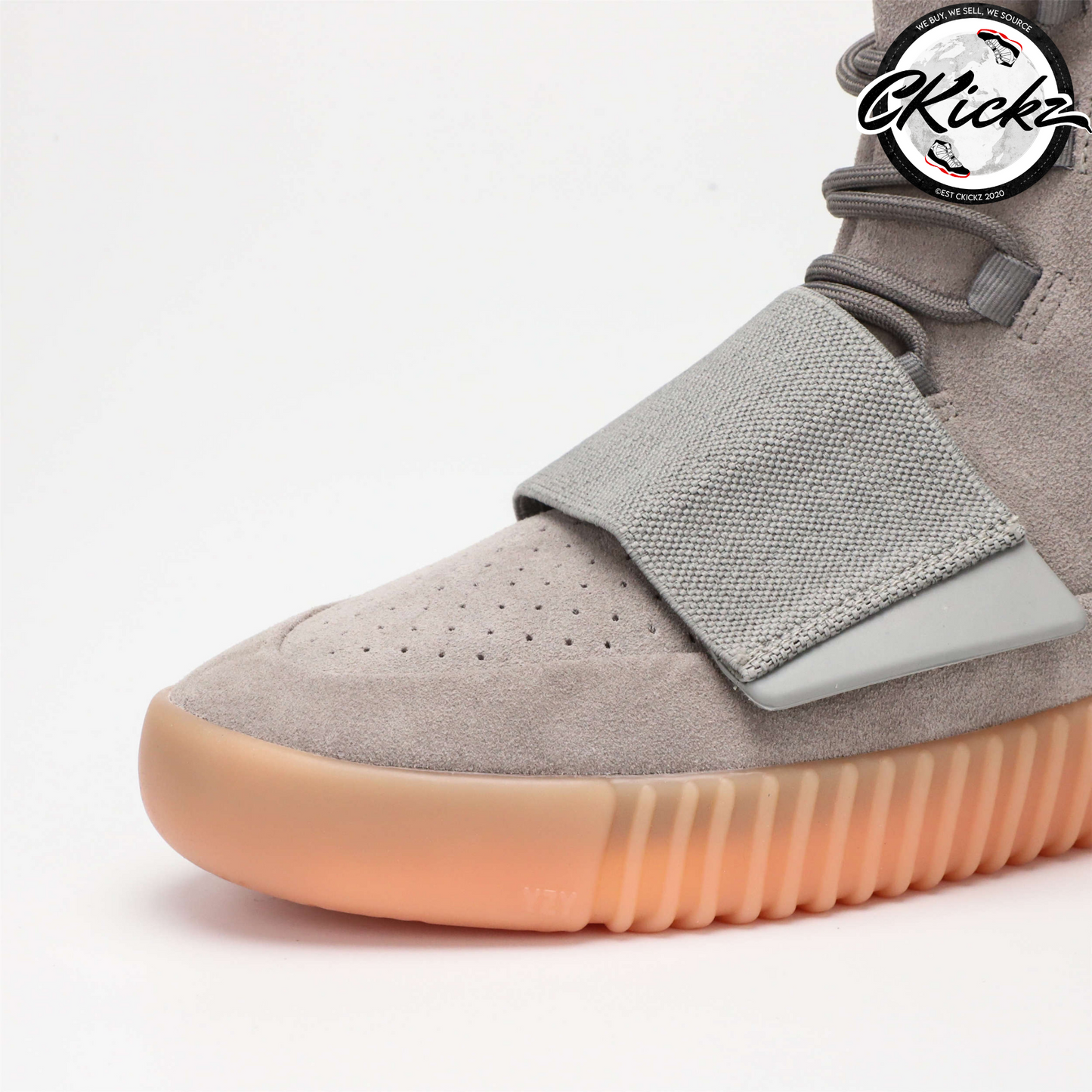Yzy Boost 750 Light Grey Glow