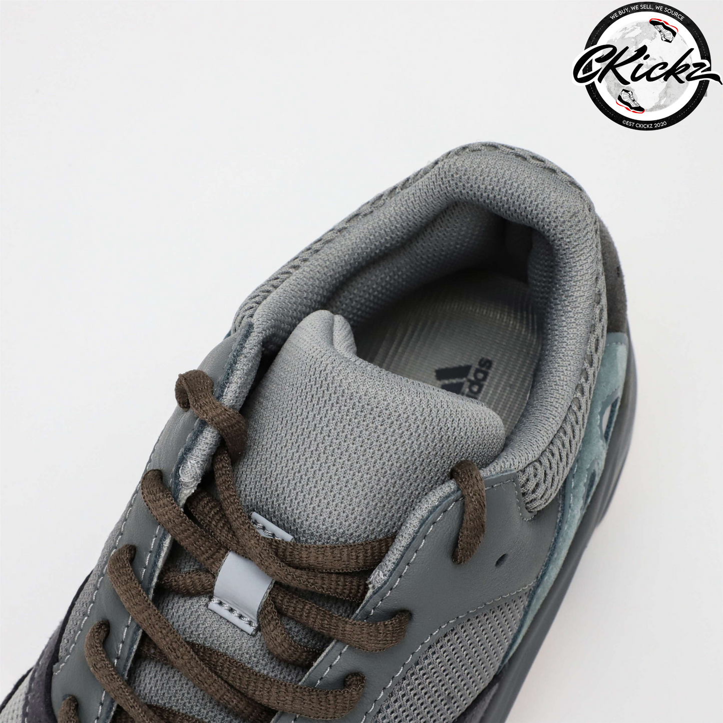 Yzy 700 Teal Blue