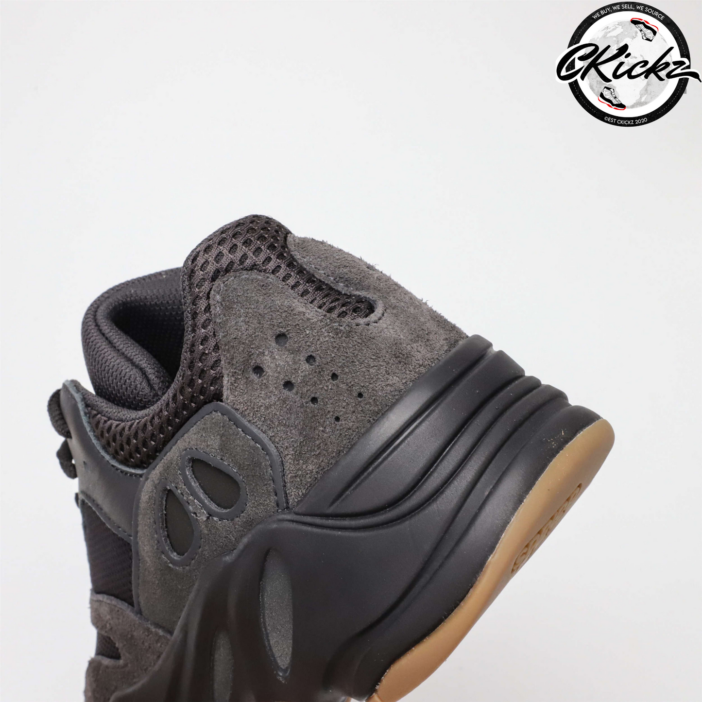 Yzy 700 Utility Black