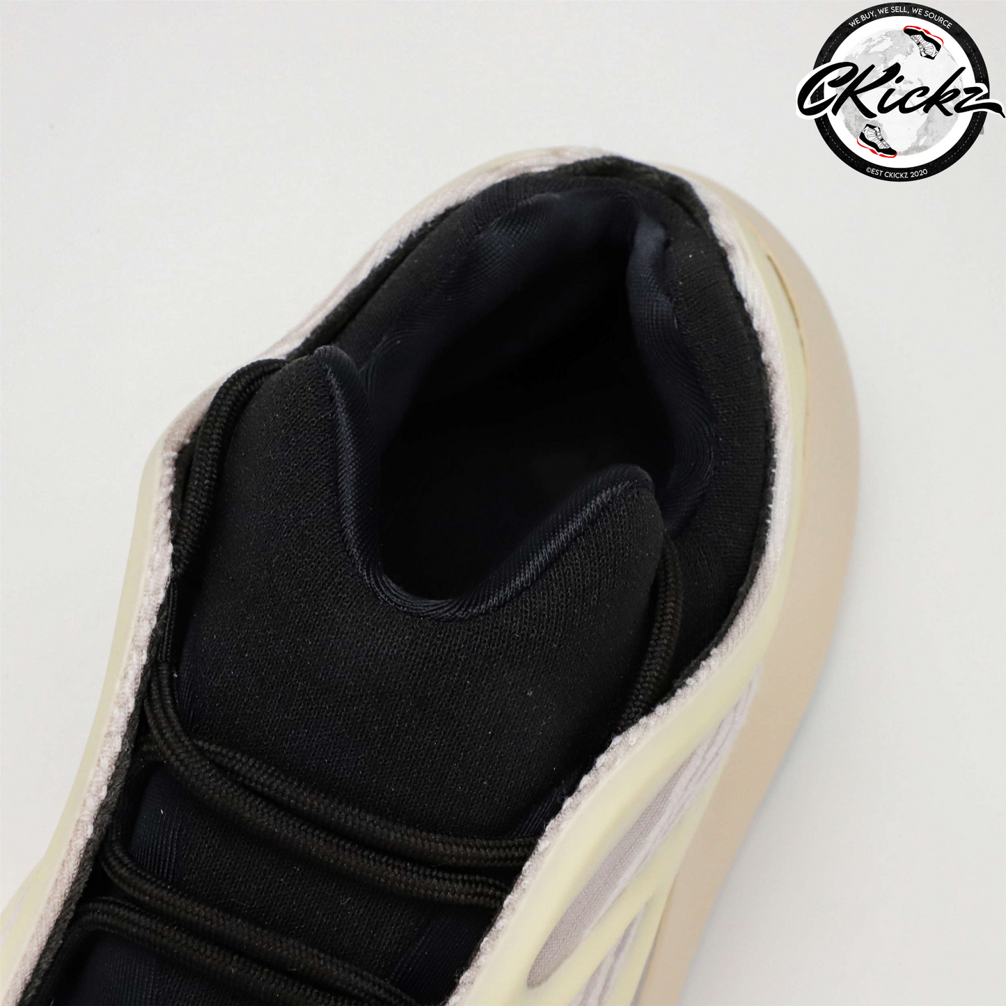 Yzy 700 V3 Azael