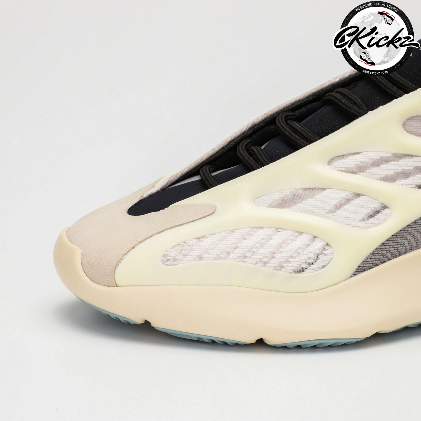 Yzy 700 V3 Azael