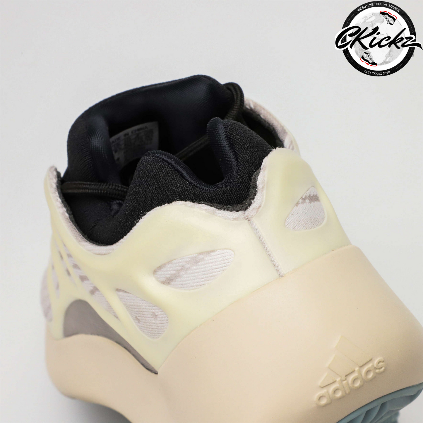 Yzy 700 V3 Azael
