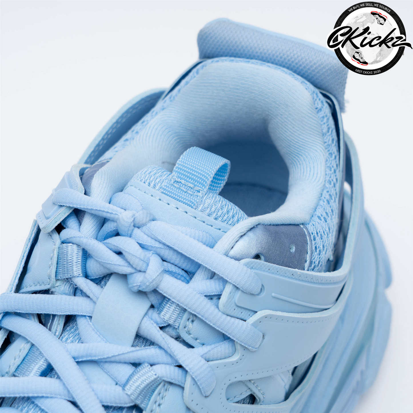 Balenci Track Light Blue
