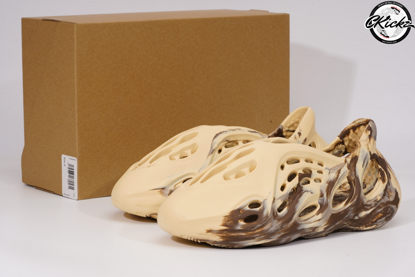 Yzy Foam RNNR MX Cream Clay