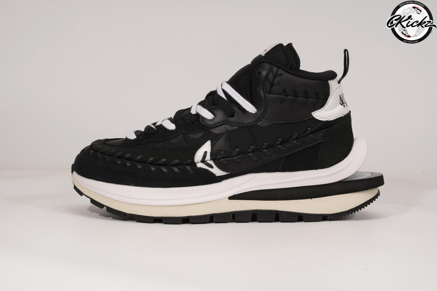 Double Stack Black/White Runners