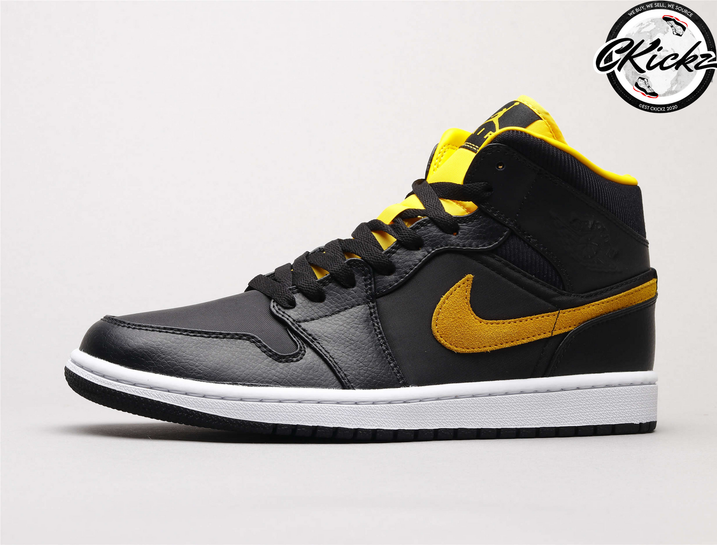 Retro Mid Black University Gold Trainers