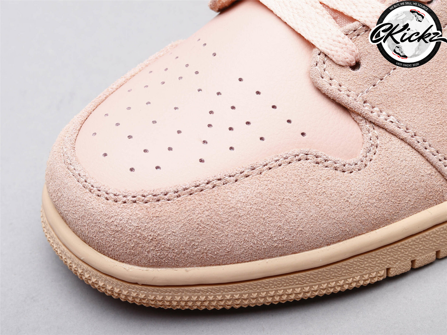 Retro Mid Coral Gold Trainers